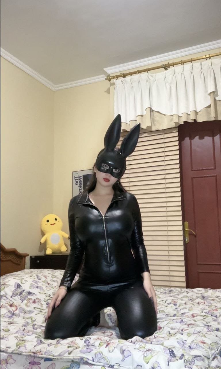 20+ Foto Exclusive Olivia Payten Black CAT Part 2!AWW 9 08.TELEGRAM@Mangjur