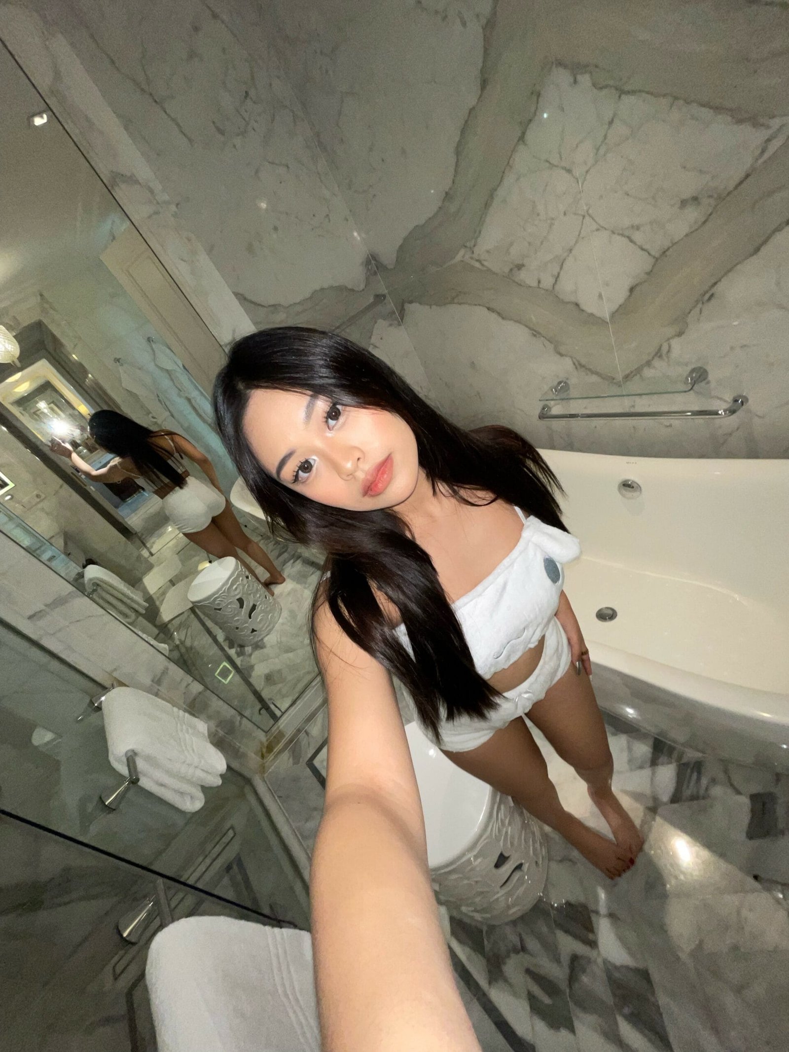 Annette Monsouleil Konten Eksklusif Edisi KAmar Mandi 5 leaksmaster69.cyou 161 scaled