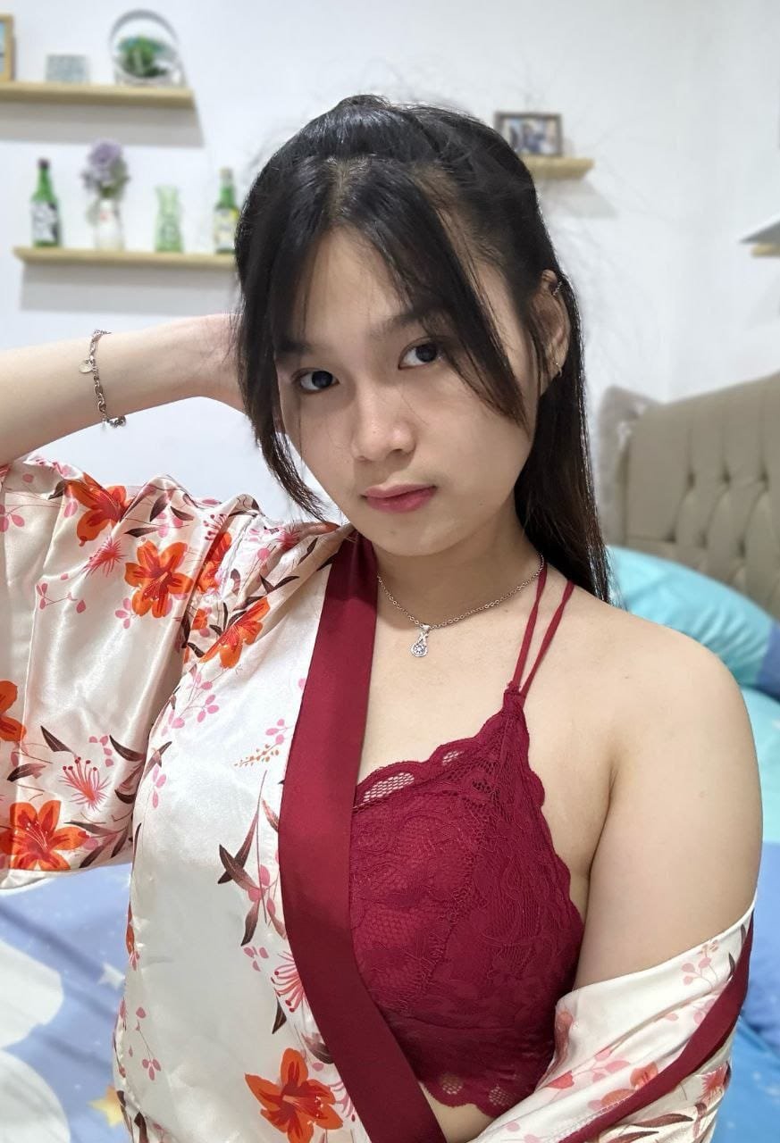 Verllyaling Konten Eksklusif Edisi RED Lingerie! 7 photo 6280321783072670020 y