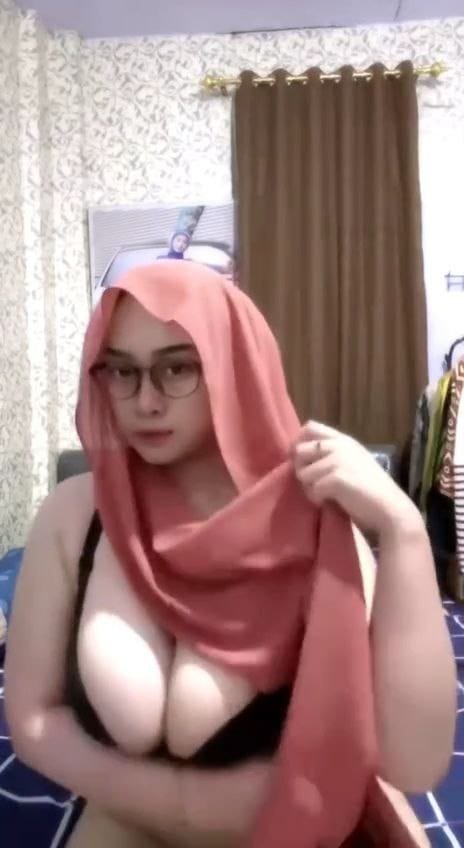 VIRAL Sissalsaa aka Bu Guru Salsa Hijab Tobrut! GEDE BANGET PART 3 4 Telegram @OnlyNutrisiOFC2 04