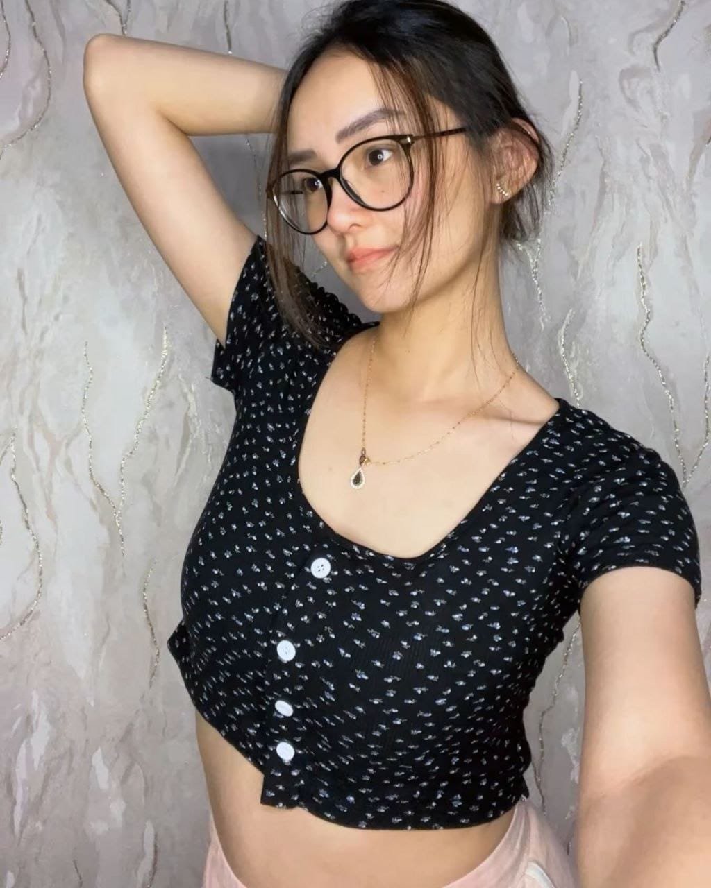Adriana Suci Konten Eksklusif edisi Black HOT BLACK! 6 photo 6086726892414681335 y